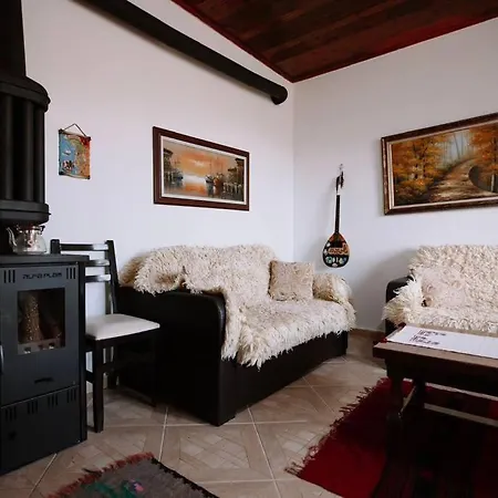 Mountain In Zall Dardhe Tatil Evi