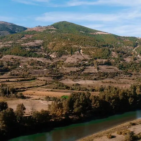 Mountain In Zall Dardhe Tatil Evi