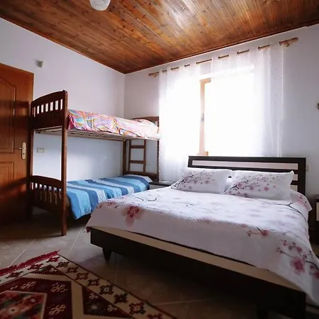Mountain In Zall Dardhe Holiday home